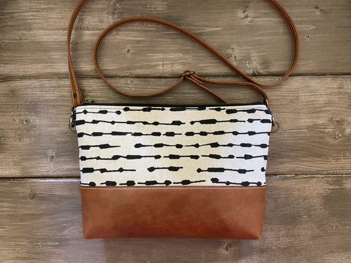 LARGE CROSSBODY BAGS: DIFFERENT DESIGNS TO CHOOSE FROM