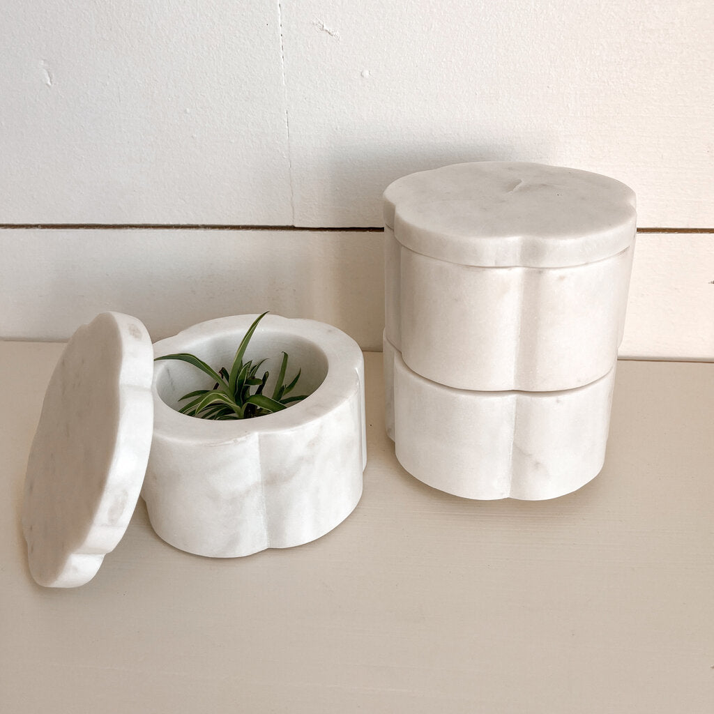 Marble Scalloped Stackable Pinch Pots w/ Lid, Set of 2