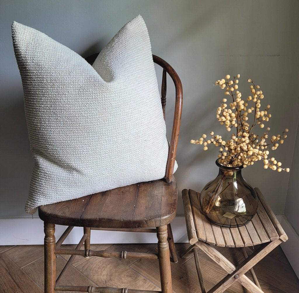 HAYES PILLOW (22X22)
