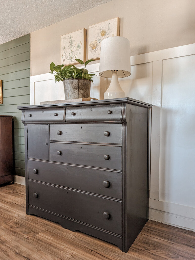 VINTAGE DRESSER (4'W 2'D 45"T)