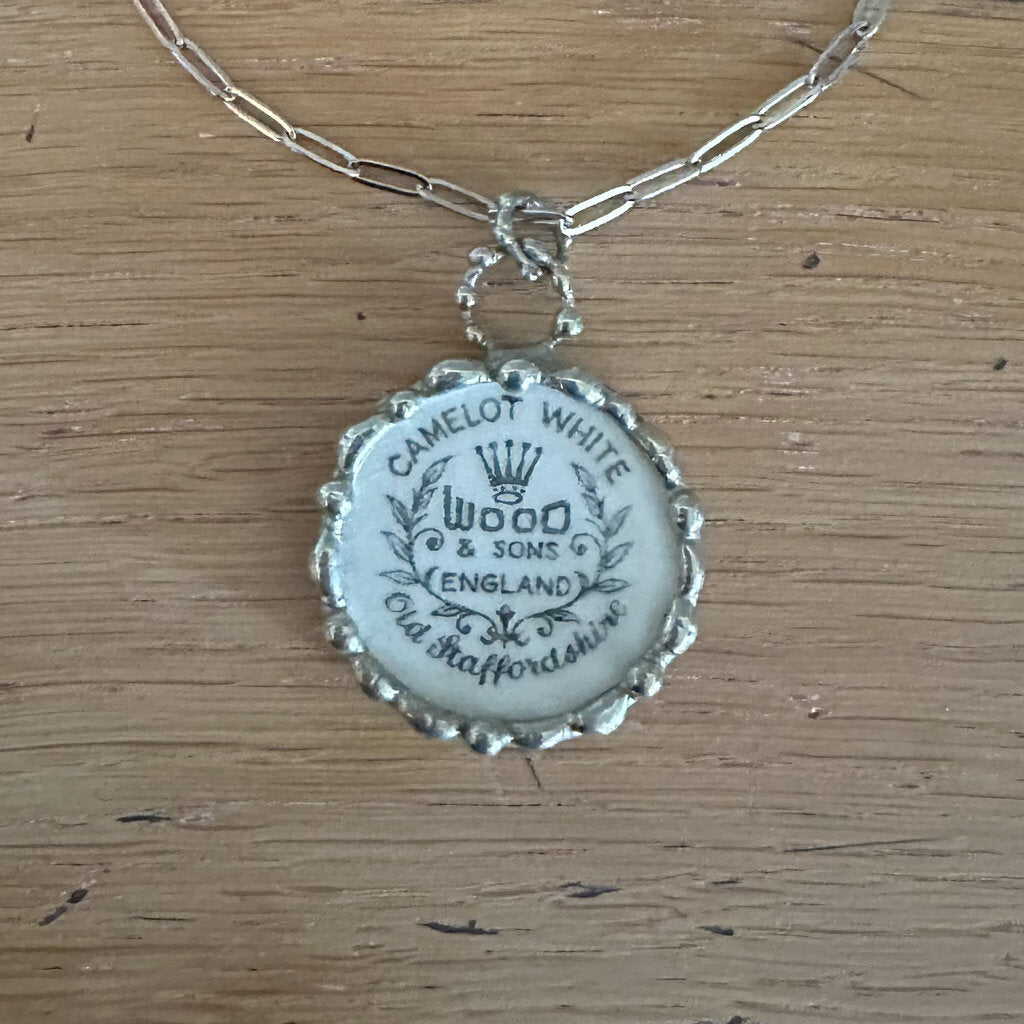 BROKEN CHINA NECKLACE MAKERS MARK