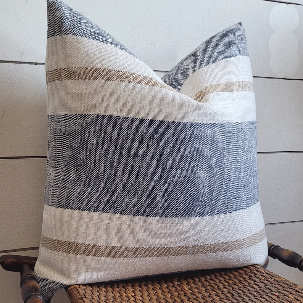 SHAYNA OUTDOOR PILLOW (2 OPTIONS)