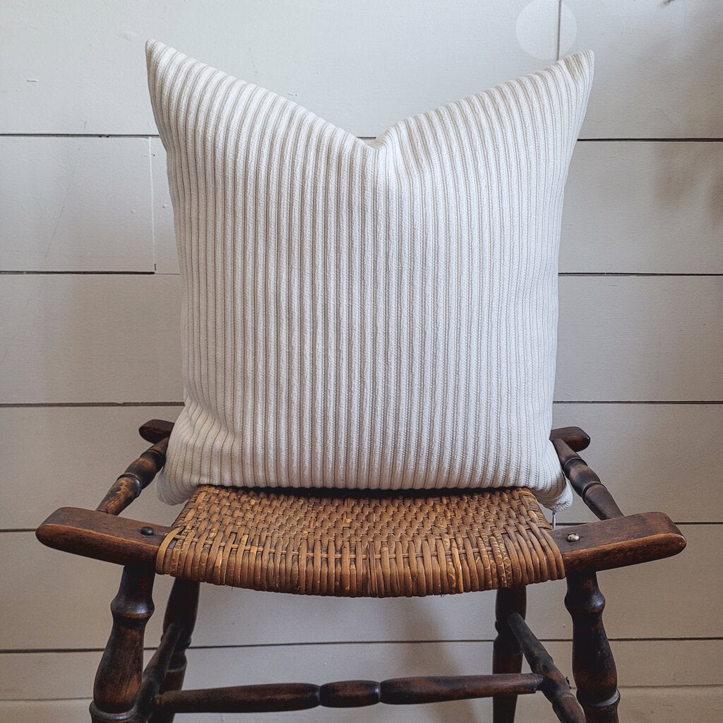 EVELYN OUTDOOR PILLOW 18X18 (2 OPTIONS)