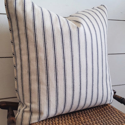 TOBA PILLOW (2 OPTIONS)