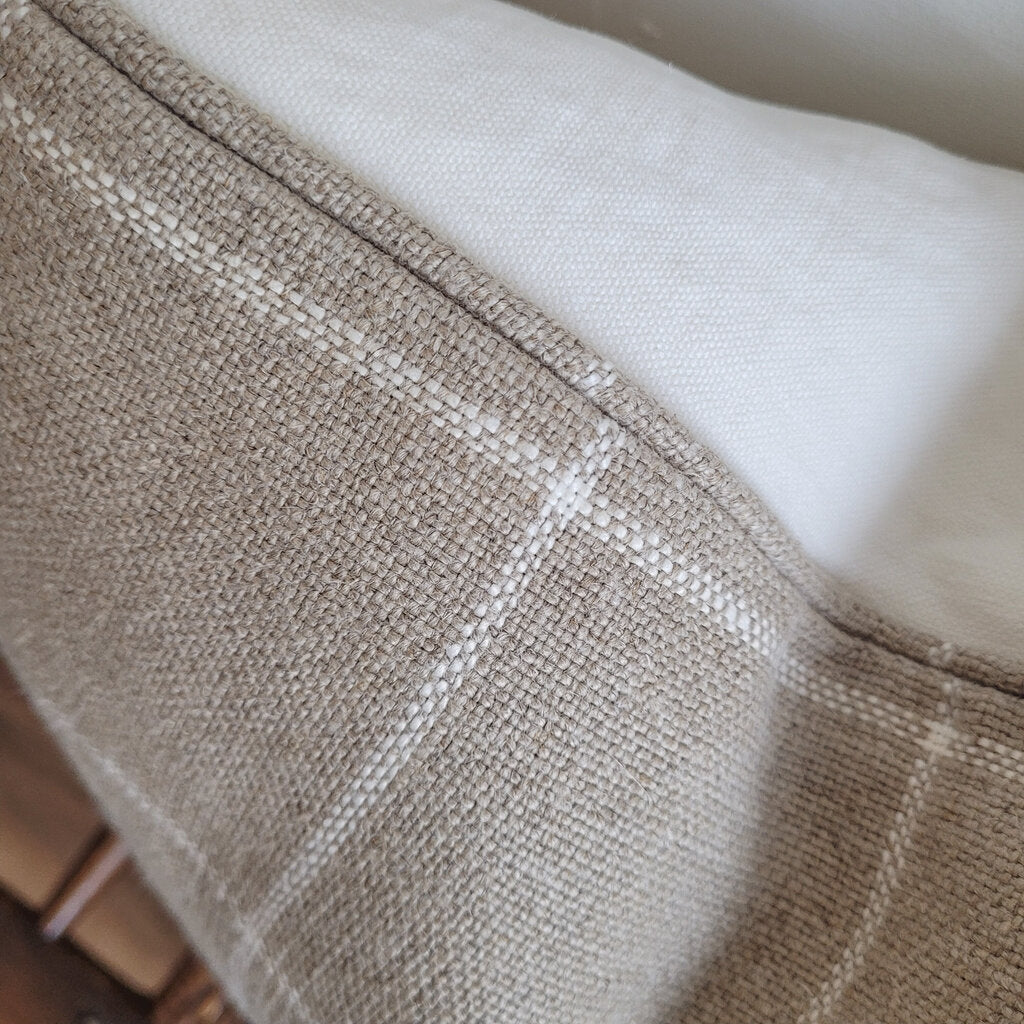 CAITLIN PILLOW (2 OPTIONS)