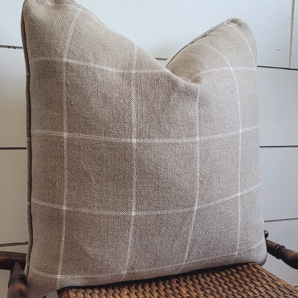 CAITLIN PILLOW (2 OPTIONS)