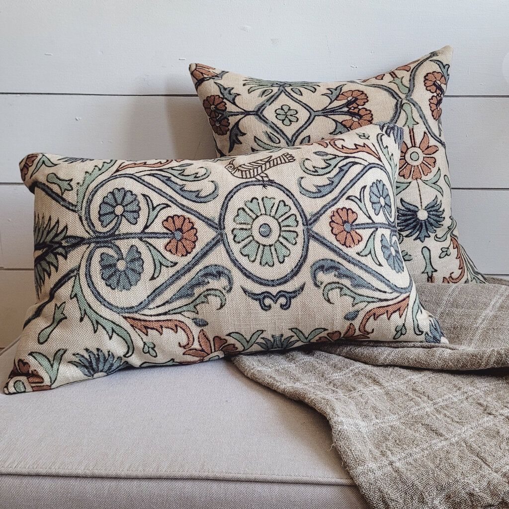 KIMBERLY LUMBAR PILLOW (2 OPTIONS)