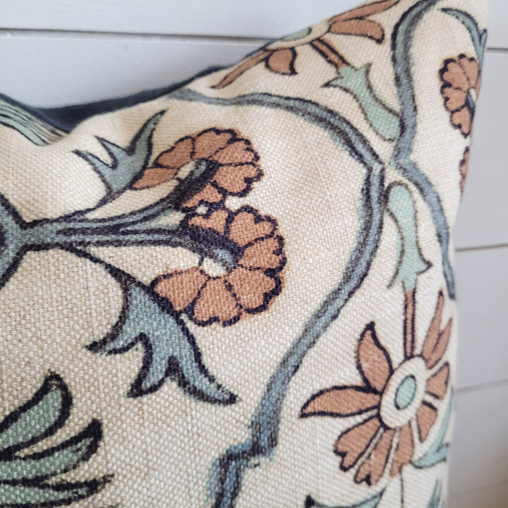 KIMBERLY LUMBAR PILLOW (2 OPTIONS)