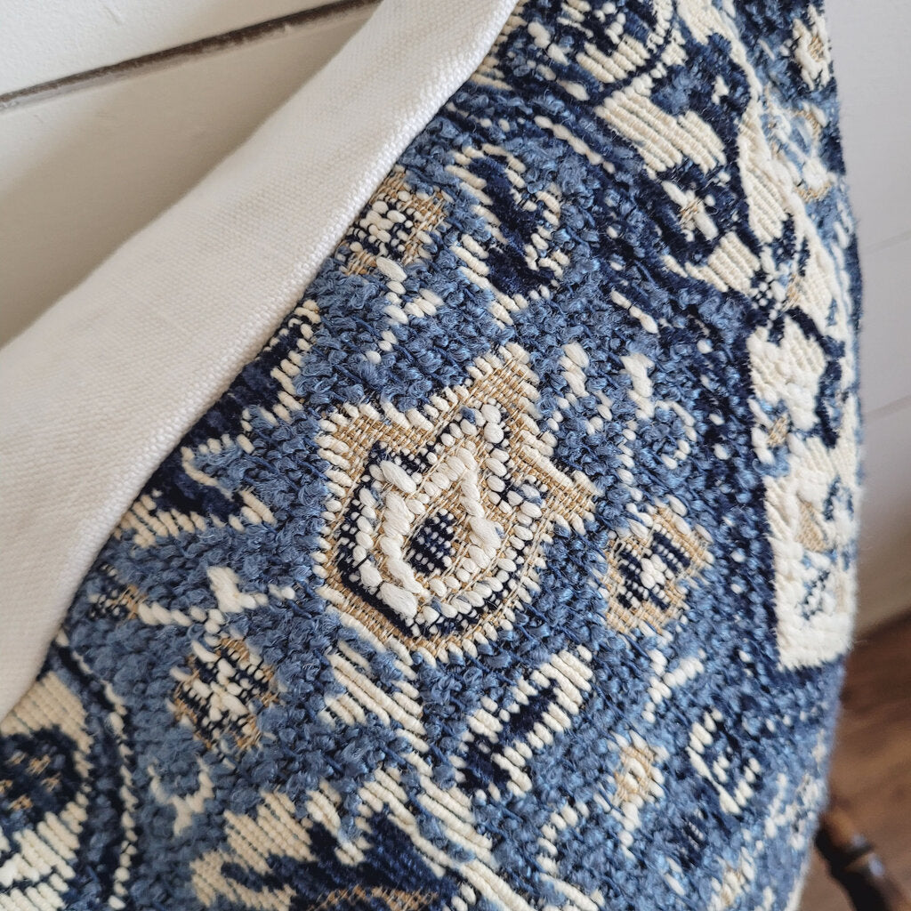 EMIL LUMBAR PILLOW (2 OPTIONS)