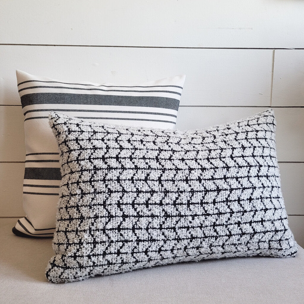 SELENA LUMBAR PILLOW (2 OPTIONS)