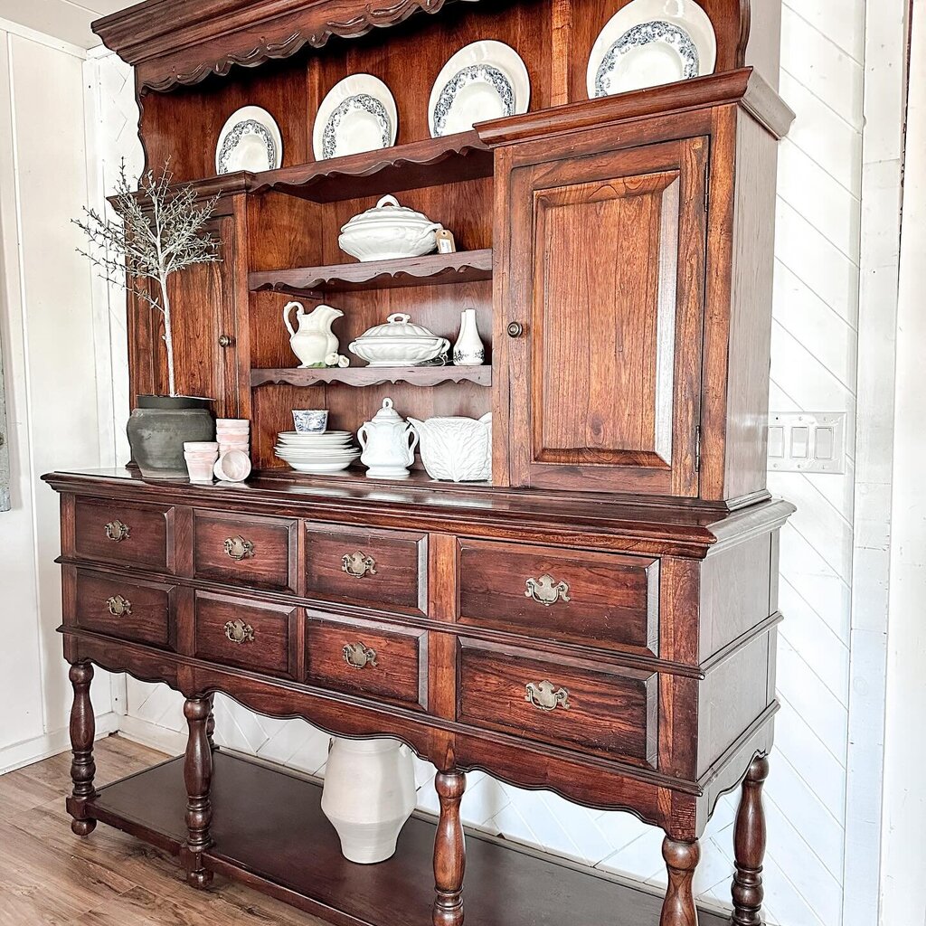 HUTCH 71"w x 20"d x 87"t