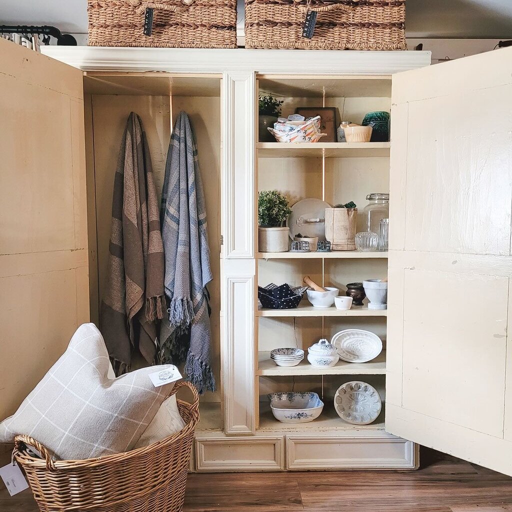 WHITE PANELED FRONT VINTAGE CUPBOARD