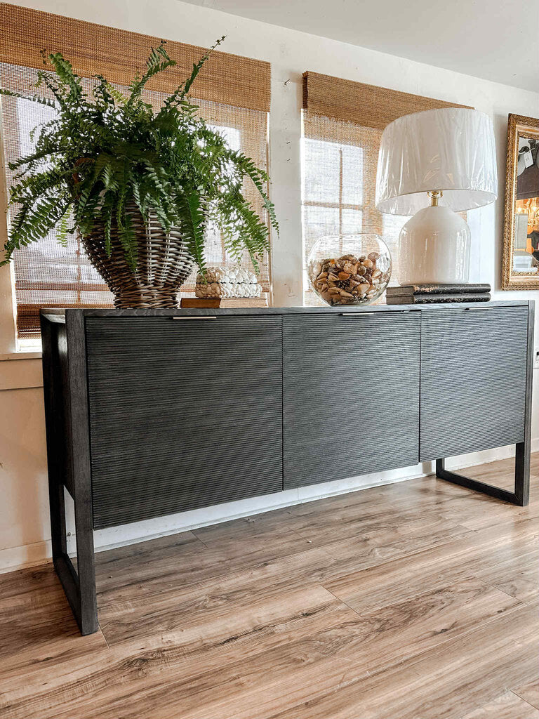 NEW ALTIN AND TWEED. CONSOLE 68 X 18 X 32