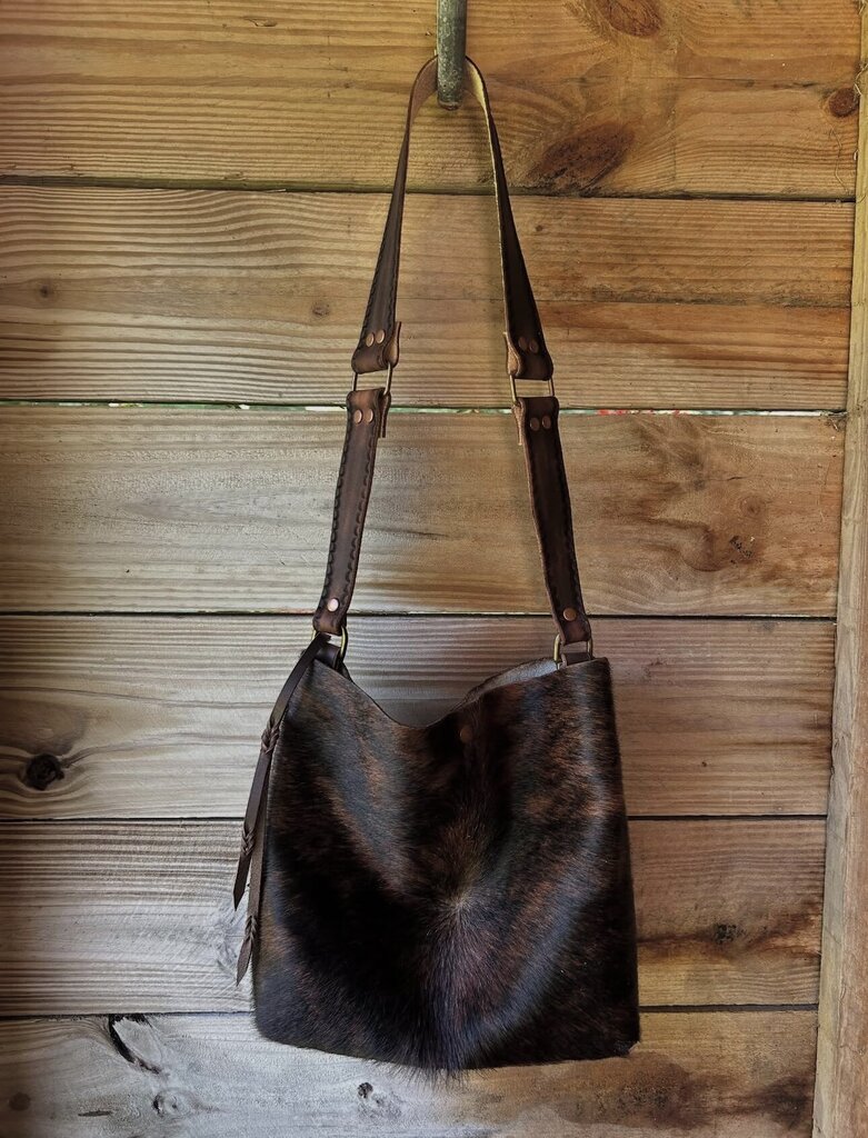 HANDMADE COWHIDE SHOULDER BAG WITH LEATHER BASE