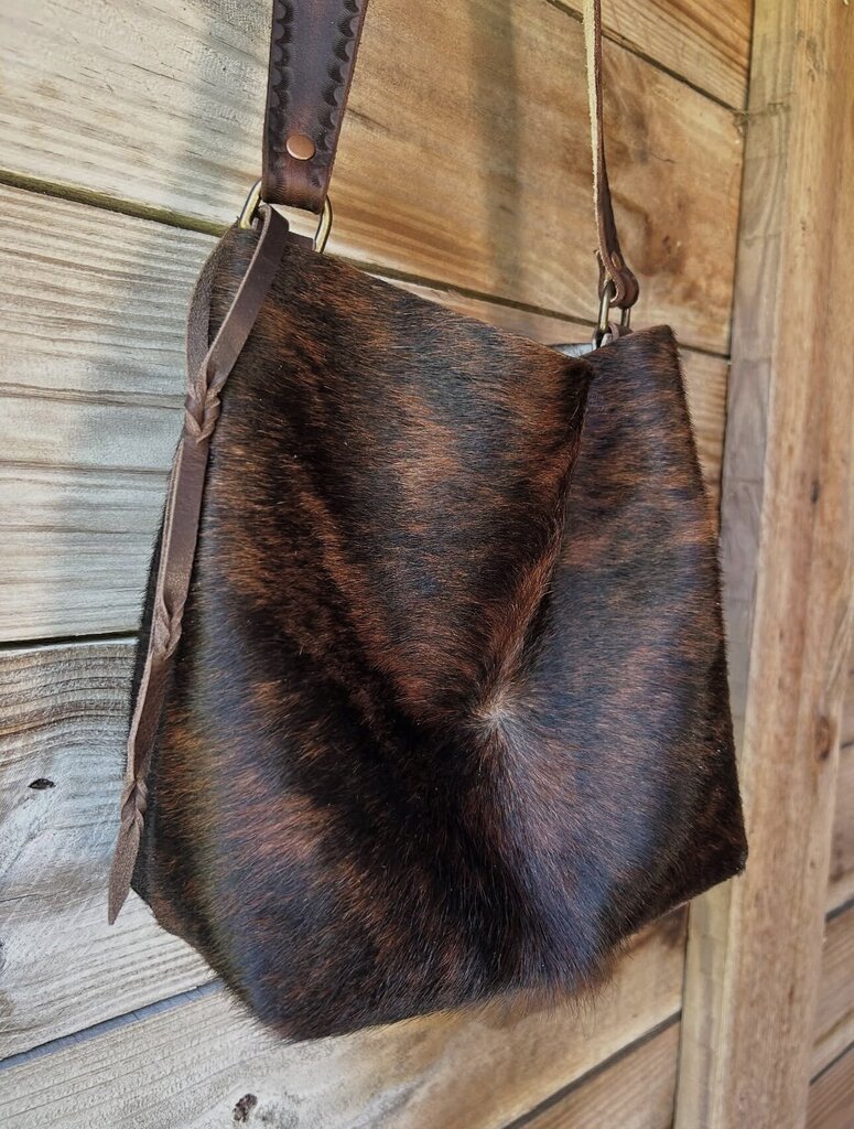 HANDMADE COWHIDE SHOULDER BAG WITH LEATHER BASE