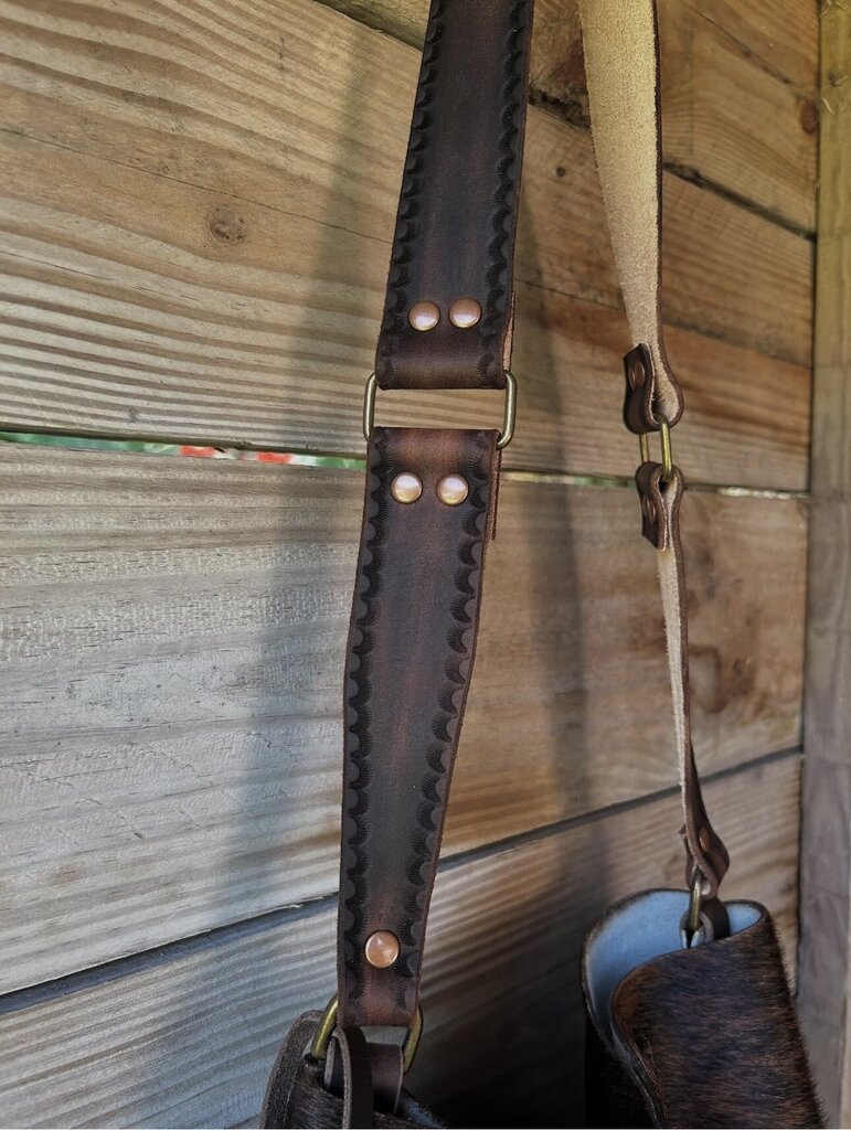 HANDMADE COWHIDE SHOULDER BAG WITH LEATHER BASE