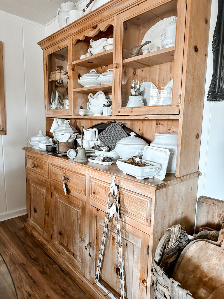 PINE HUTCH