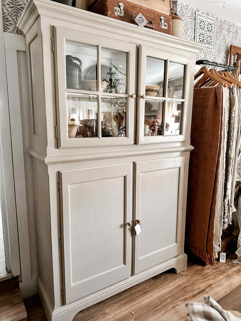 GLASS DOOR HUTCH (50"Wx16"Dx74"T)