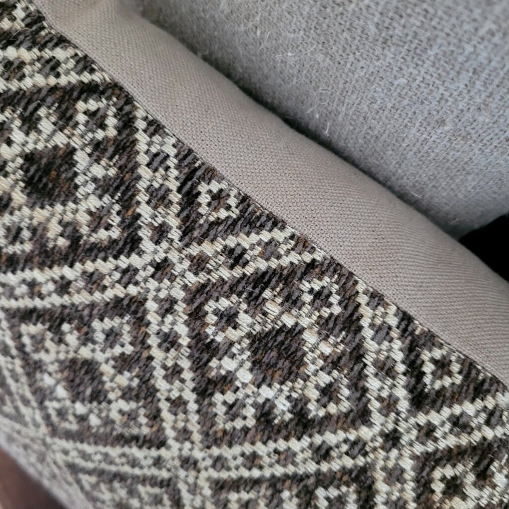GABLE PILLOW (2 OPTIONS)