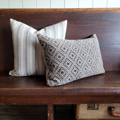HAWTHORNE PILLOW (2 OPTIONS)
