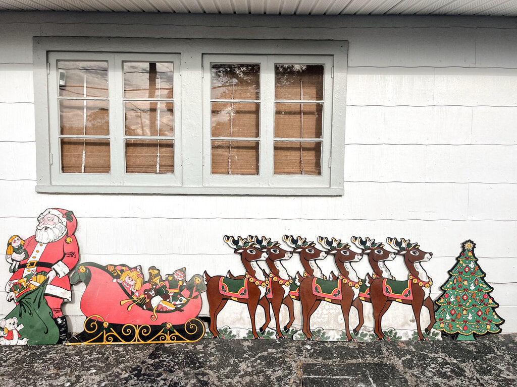 VINTAGE SANTA, 6 REINDEER,SLED,& CHRISTMAS TREE SET
