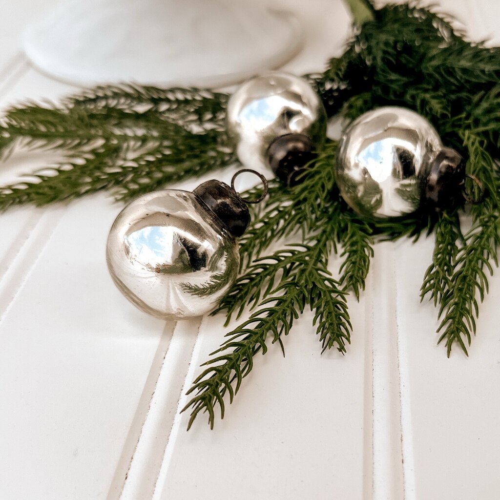 MINI CHRISTMAS ORNAMENTS