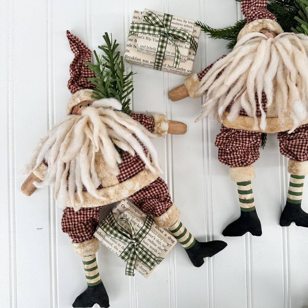 LITTLE FOLK SANTA w/present 14" T x 9" W