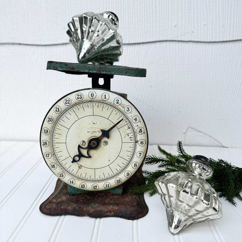 VINTAGE BARN SCALE 8"T x 8 1/2"D 6.5"W