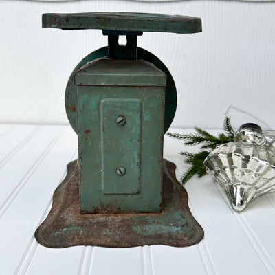 VINTAGE BARN SCALE 8"T x 8 1/2"D 6.5"W