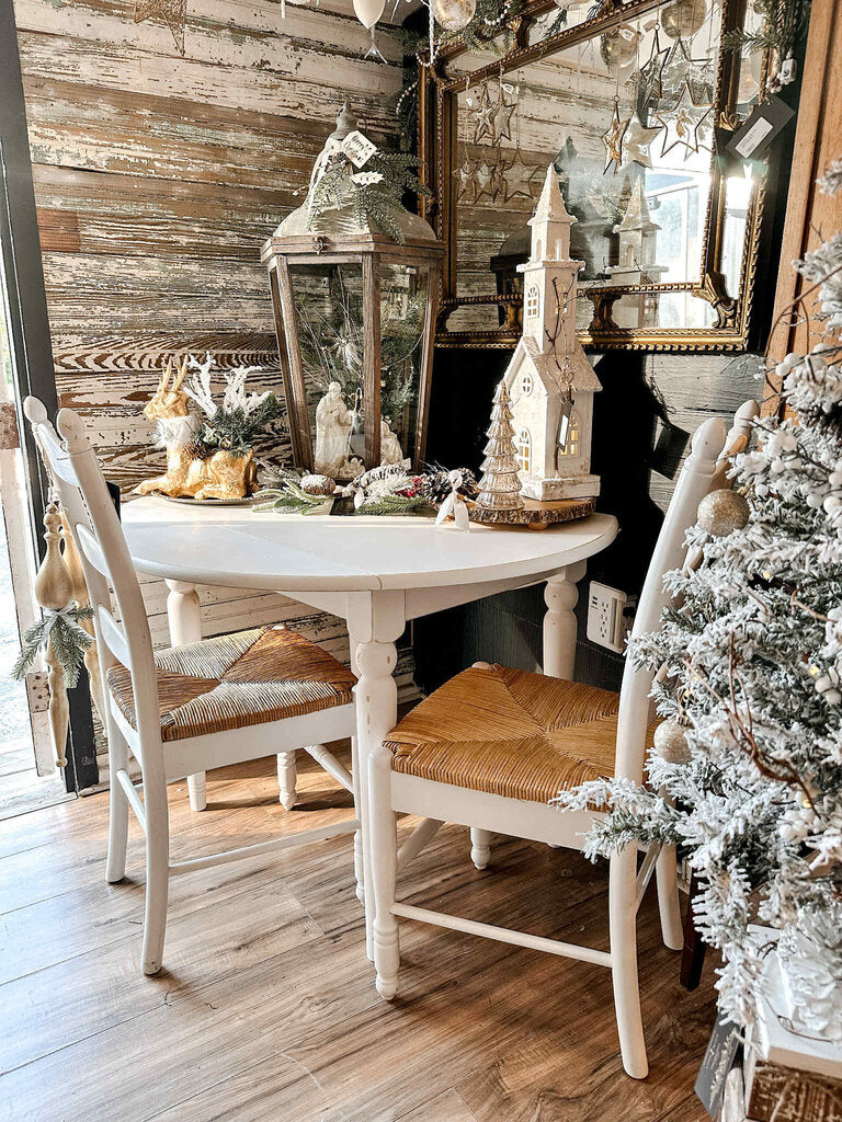 ROUND WHITE DROP LEAF TABLE WITH 2 CHAIRS 40" x 29" tall