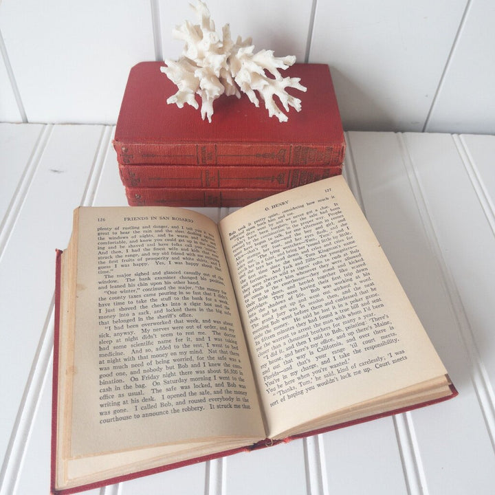 VINTAGE BOOK (RED) 4" x 6"