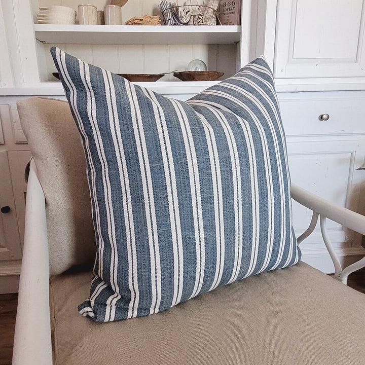 SUNDAY OUTDOOR PILLOW (22X22)