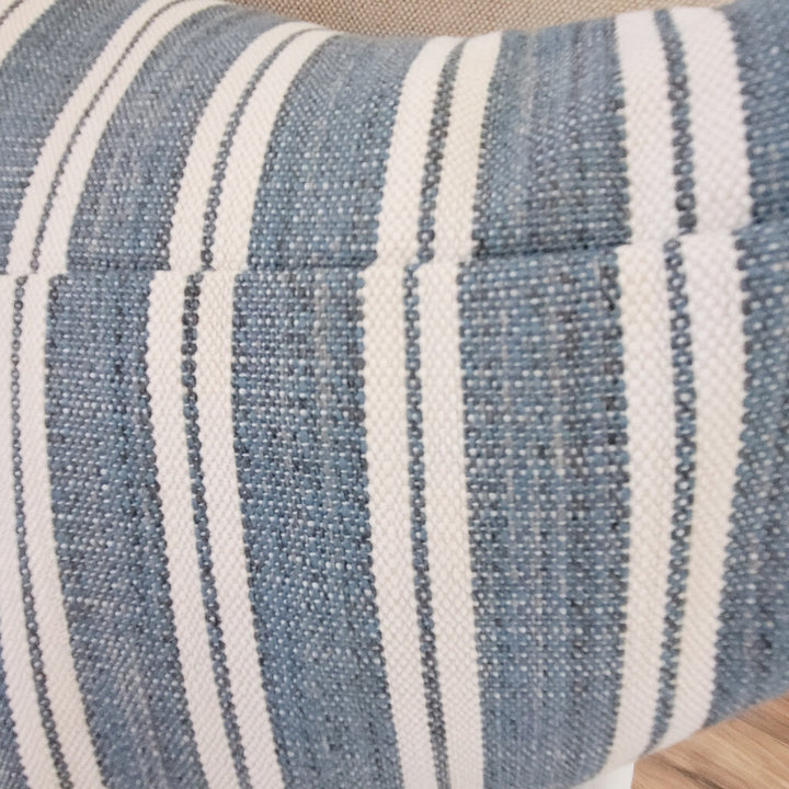 SUNDAY OUTDOOR PILLOW (22X22)