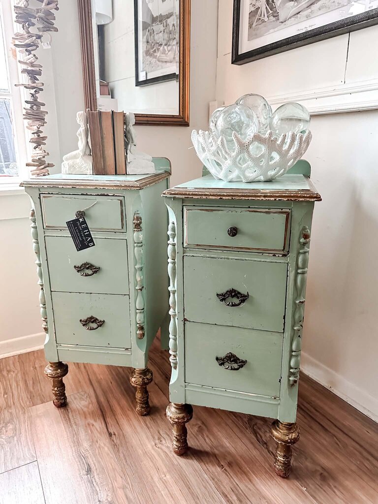 VINTAGE PAIR OF NIGHTSTANDS 18"D X 14"W 30"T
