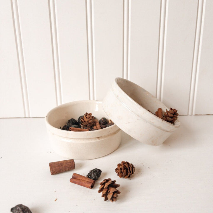 VICTORIAN IRONSTONE POTTED MEAT DISH 3"3/4w x 1"1/2t