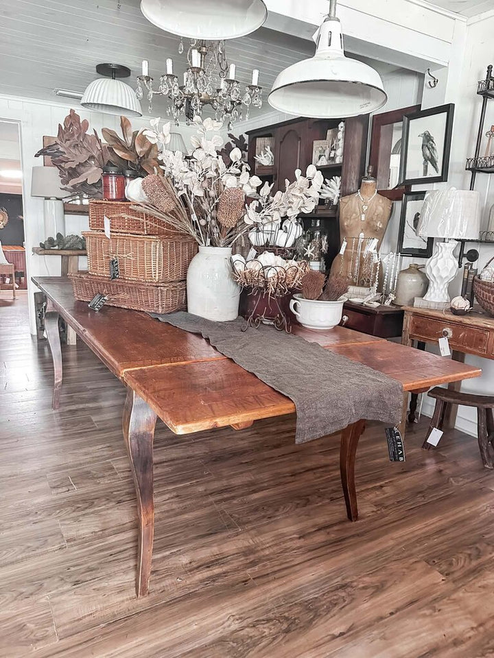 XTRA LONG TABLE 38.5 x 69L (101 WITH LEAVES) x 29.5h