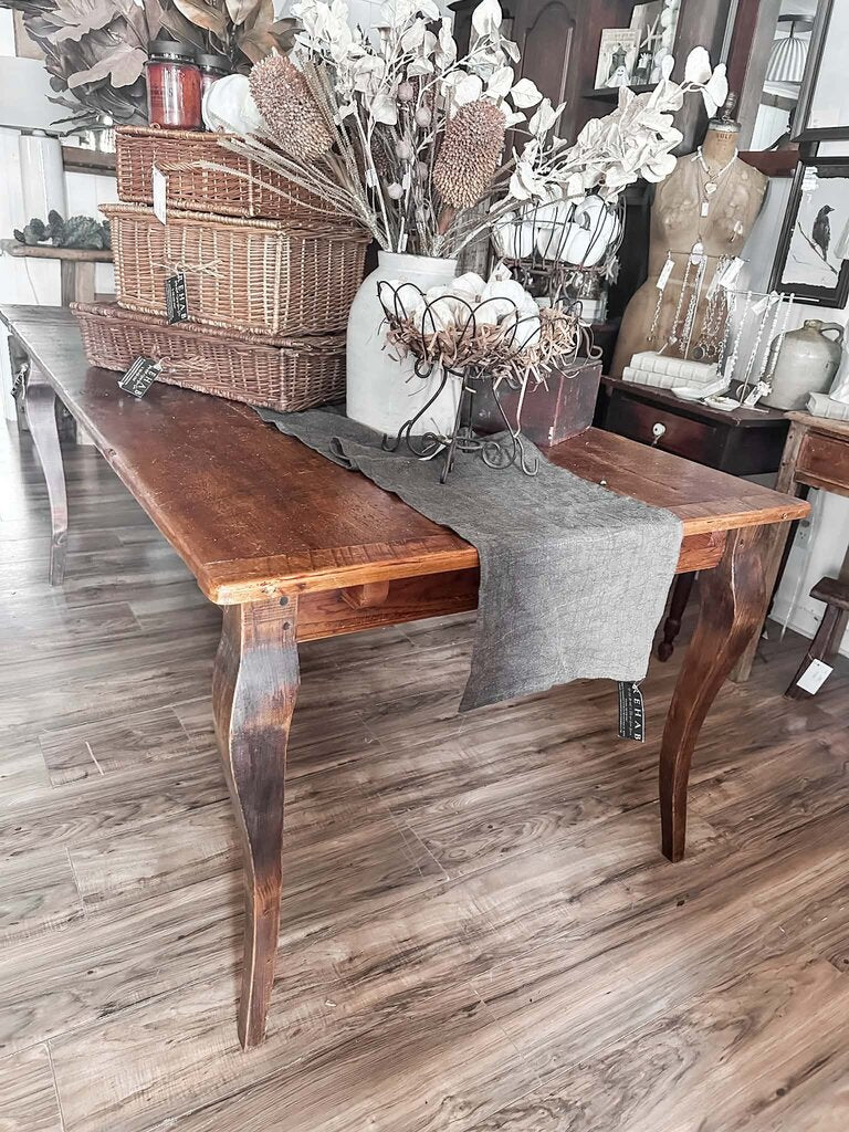 XTRA LONG TABLE 38.5 x 69L (101 WITH LEAVES) x 29.5h