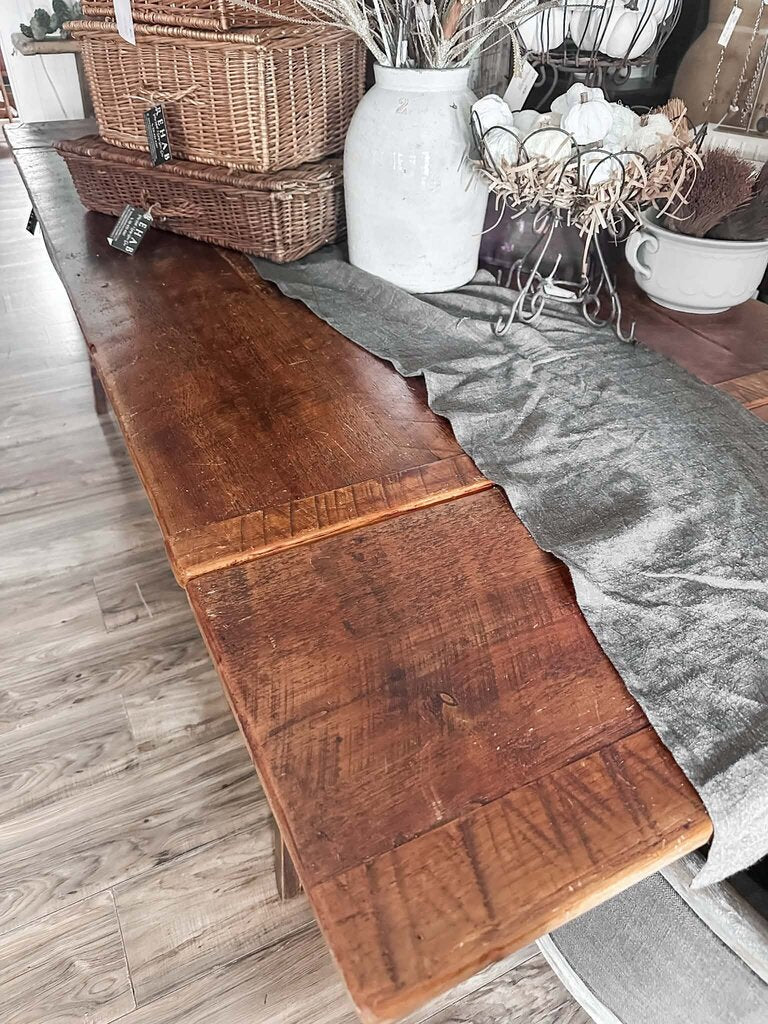 XTRA LONG TABLE 38.5 x 69L (101 WITH LEAVES) x 29.5h