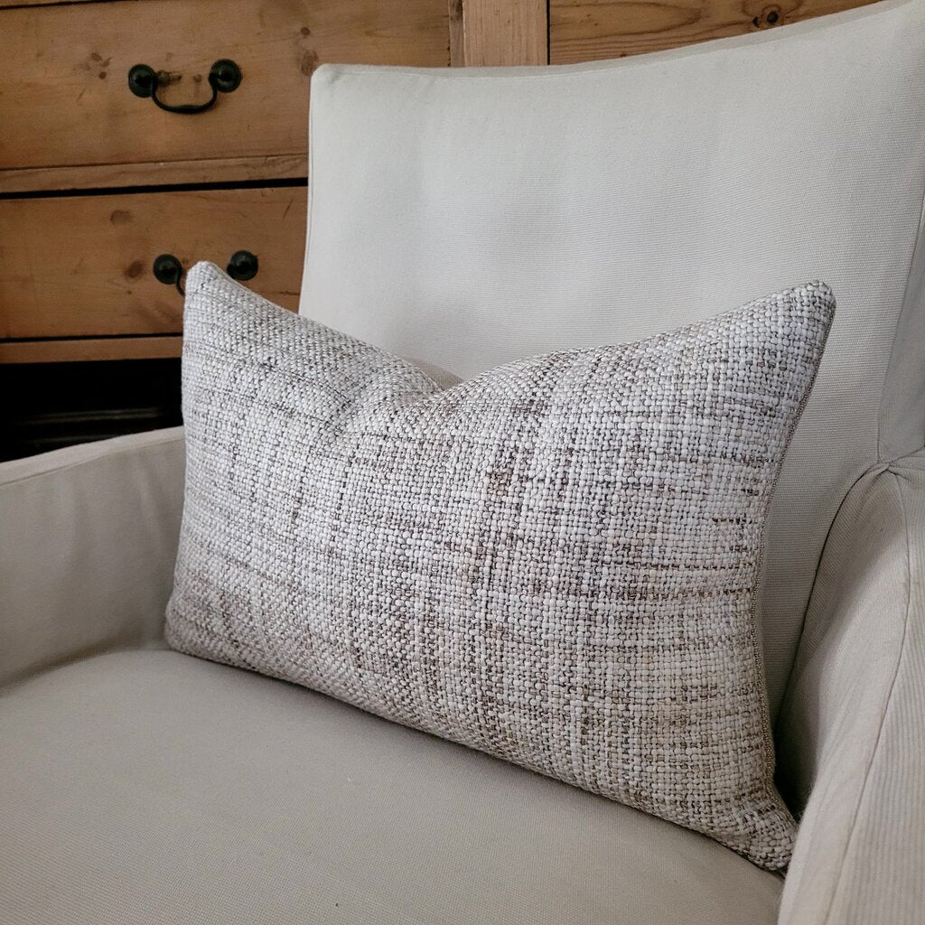 OLIVER LUMBAR PILLOW (14X23)