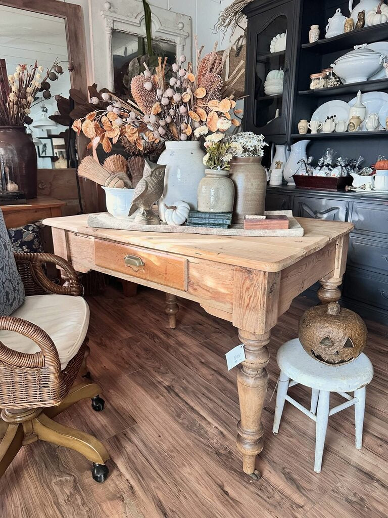ANTIQUE ENGLISH PINE TABLE w/DRAWER 41"w x 29.5"d x 30.5"t