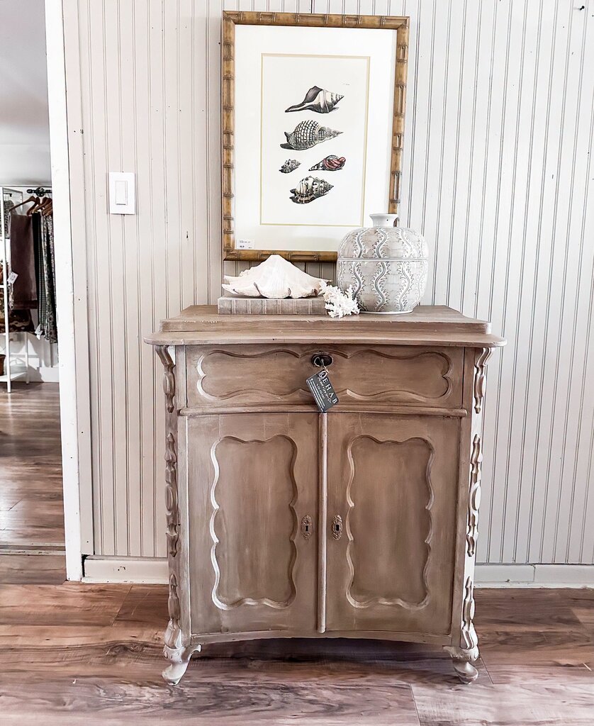 CABINET 31"W 16.5"D 34"T