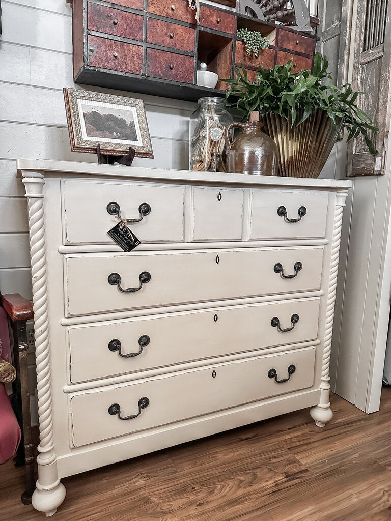 DRESSER 43.5"W 19.5"D 38.5"T