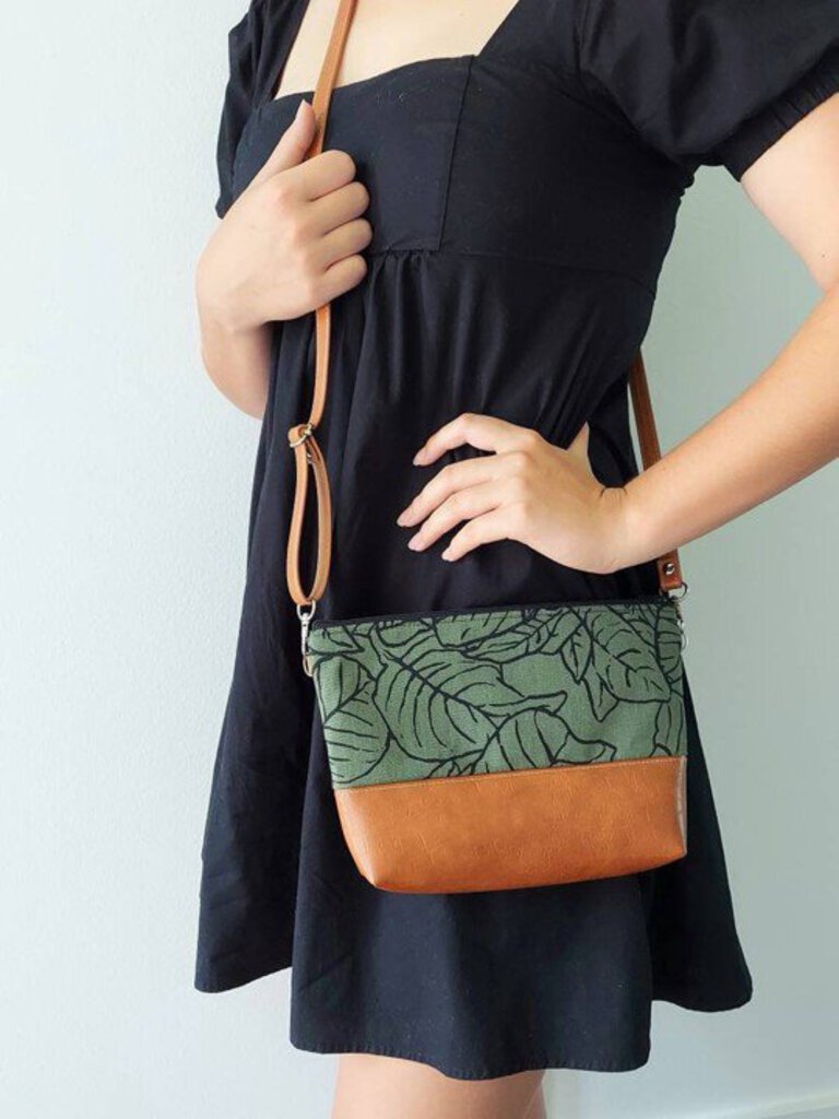 LARGE CROSSBODY BAGS: DIFFERENT DESIGNS TO CHOOSE FROM