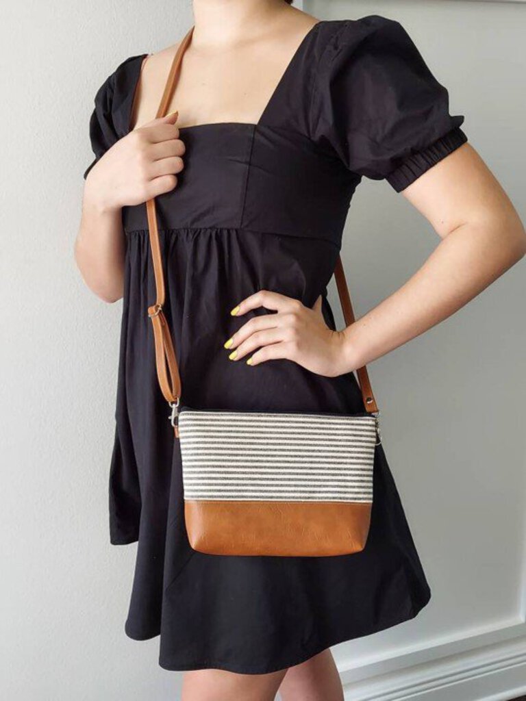 LARGE CROSSBODY BAGS: DIFFERENT DESIGNS TO CHOOSE FROM