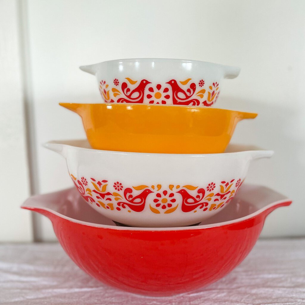 PYREX PATTERN FRIENDSHIP 1971 4PC CINDERELLA MIXING BOWL SET RARE FIND! 4 PC